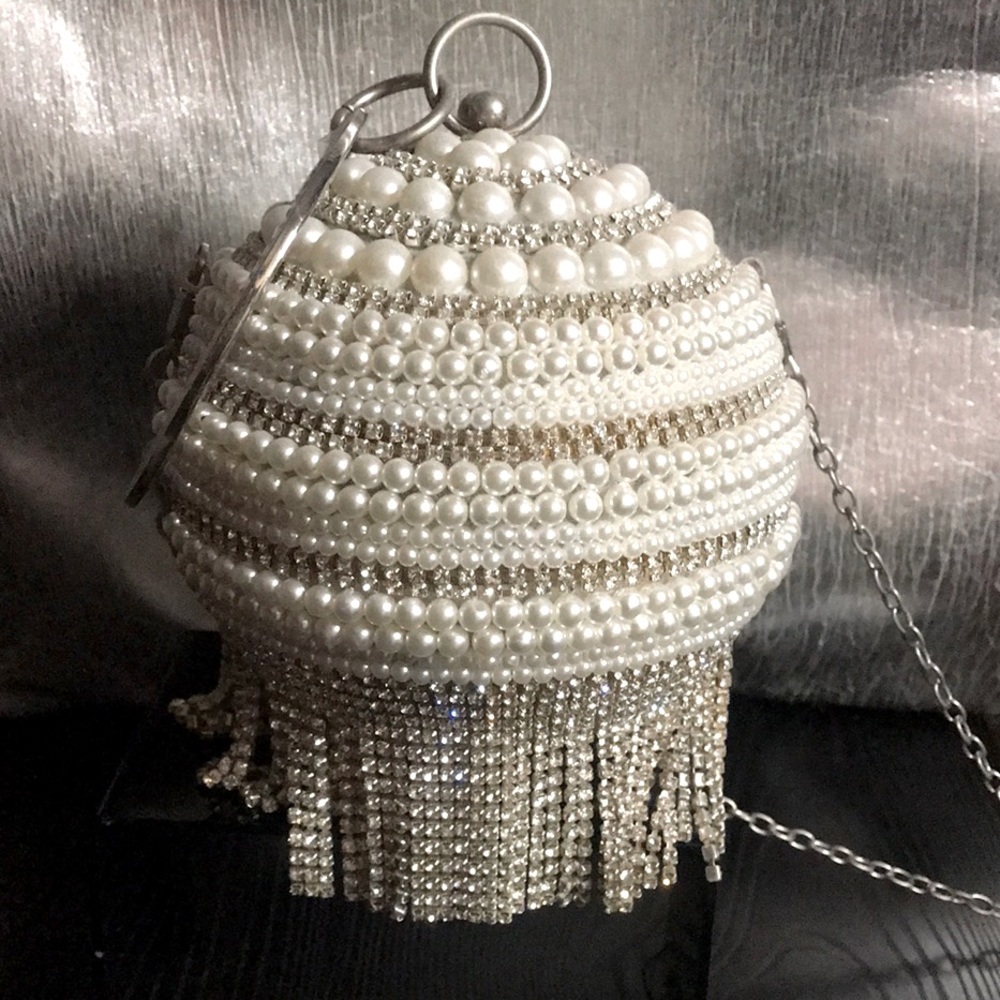 Elegant Pearl & Rhinestone Purse